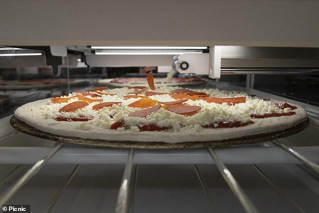 Пиццу на CES 2020 будет делать робот