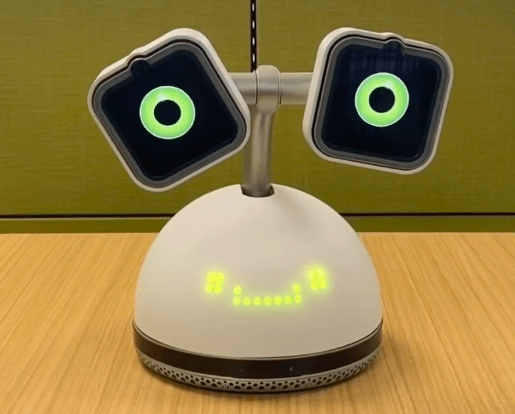 Робот Хару прокачает социальную робототехнику
