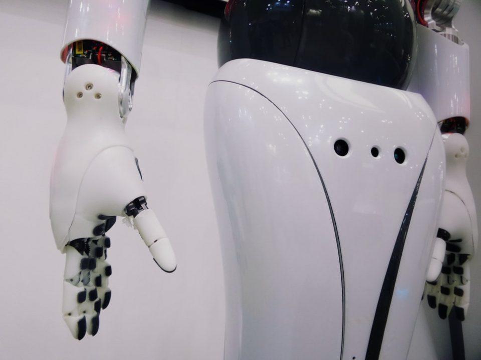Учёные научили роботов не врезаться в препятствия и человеков