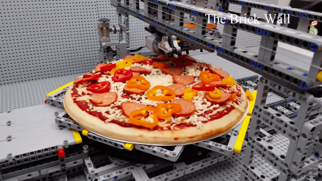 Посмотрите: машина для пиццы из LEGO