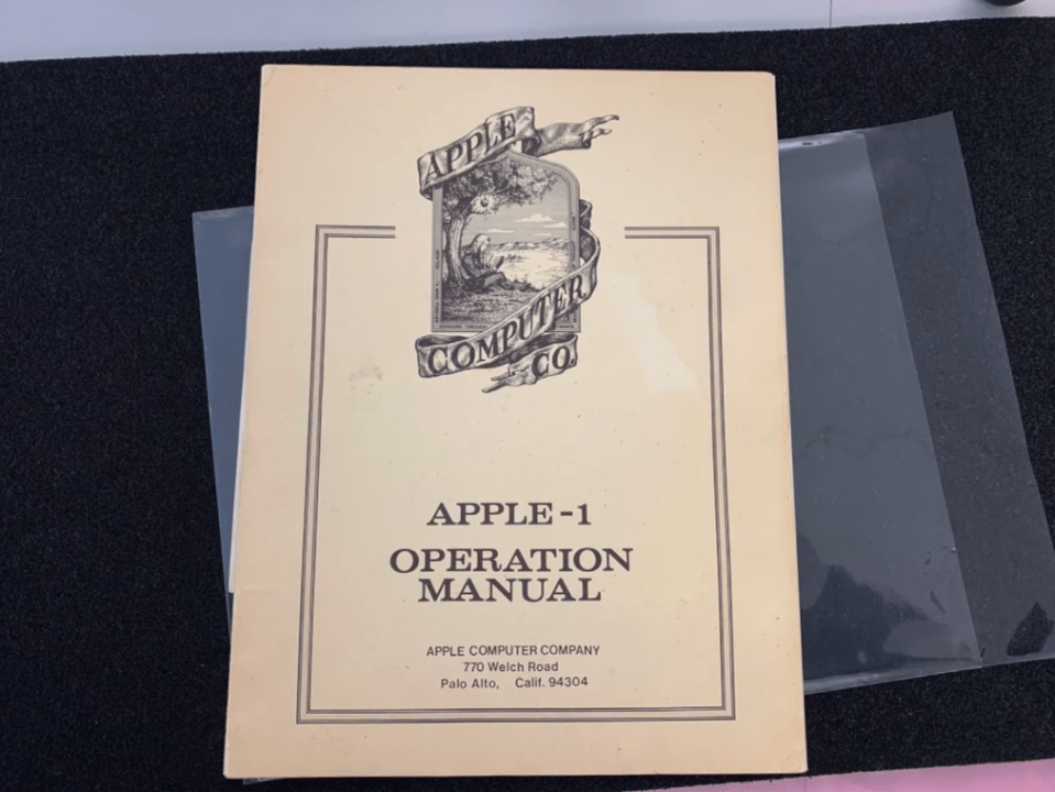 Угадайте, сколько стоит компьютер Apple I и схема к Apple II