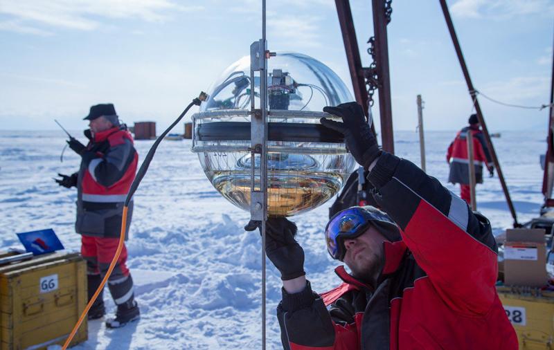 На Байкале заработал нейтринный телескоп