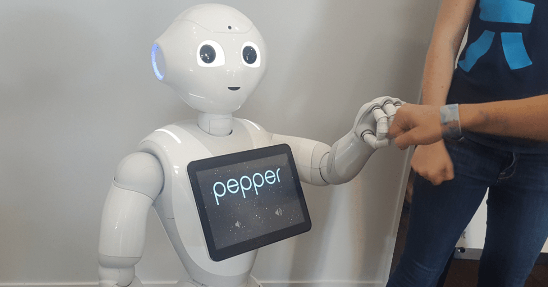 Робот говорит сам с собой, чтобы люди больше ему доверяли