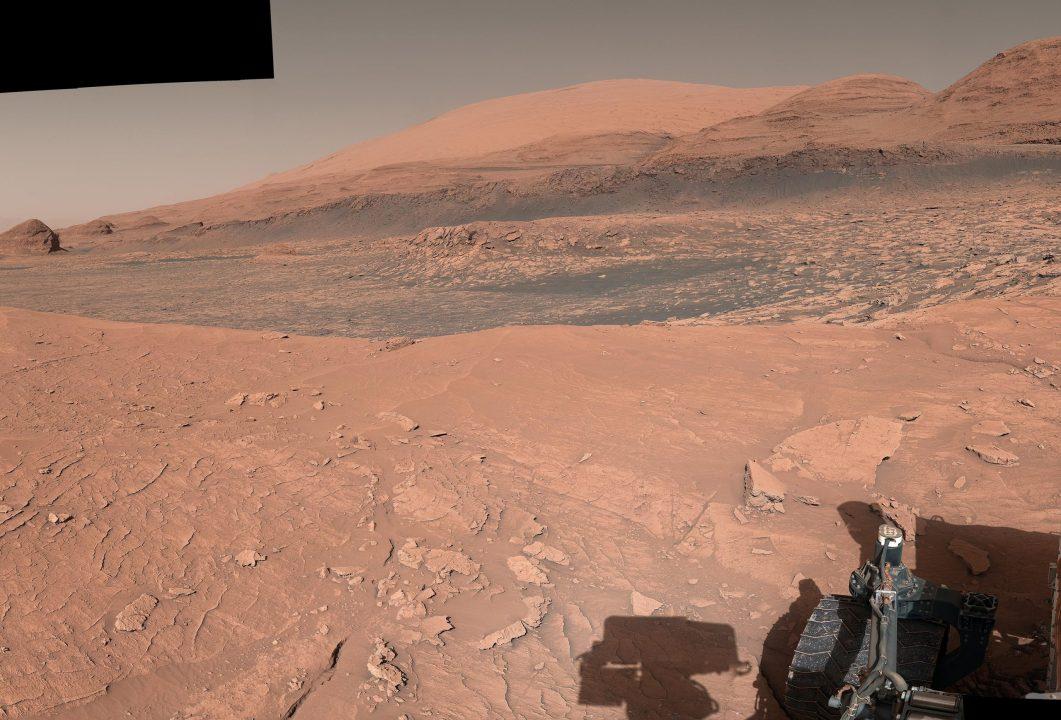 Планетоход НАСА заснял панорамный вид Марса