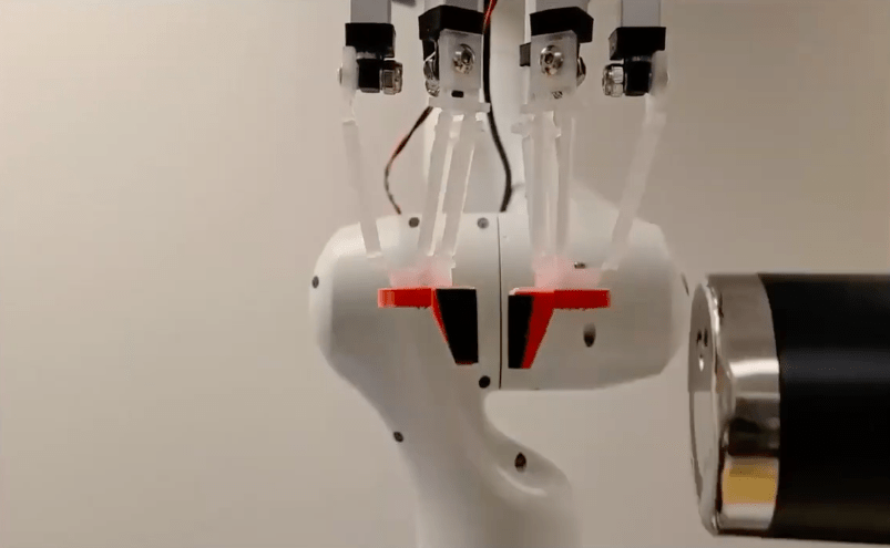Сделали недорогой ловкий манипулятор из двух дельта-роботов