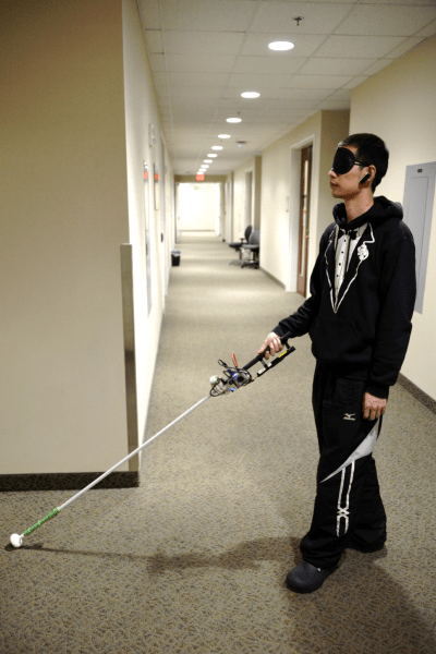 Сделали роботизированную трость для слепых