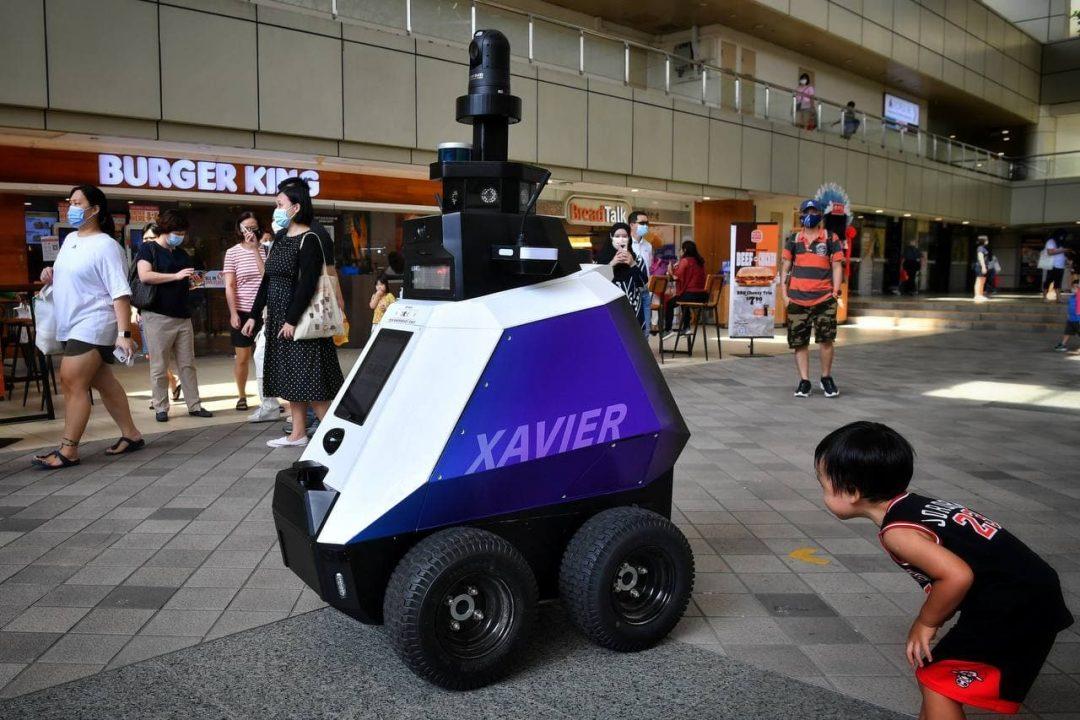 [Посмотрите] робот-патрульный следит за порядком в Сингапуре