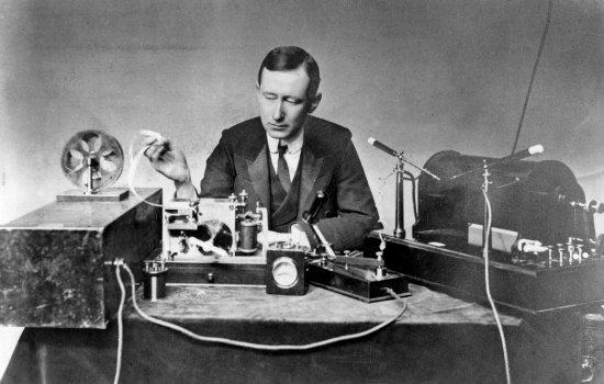 Сто лет назад: первая регулярная трансляция развлекательных радиопередач