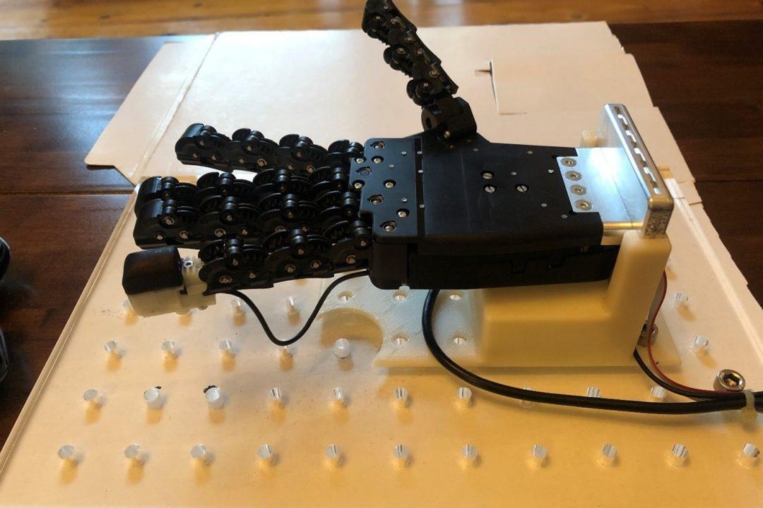 Сделали чувствительный кончик пальца для роботизированной руки