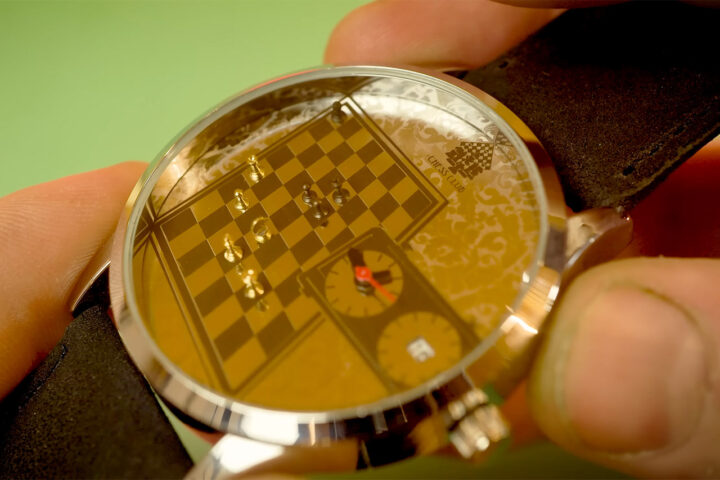 Технодурка: наручные часы с крошечными шахматами внутри