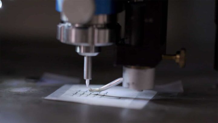 Придумали способ печатать полностью перерабатываемую электронику, используя воду вместо токсичных химикатов