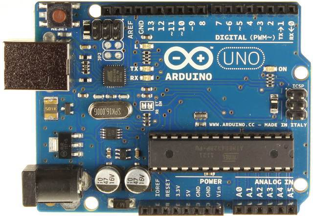 Arduino — это программируемый микроконтроллер