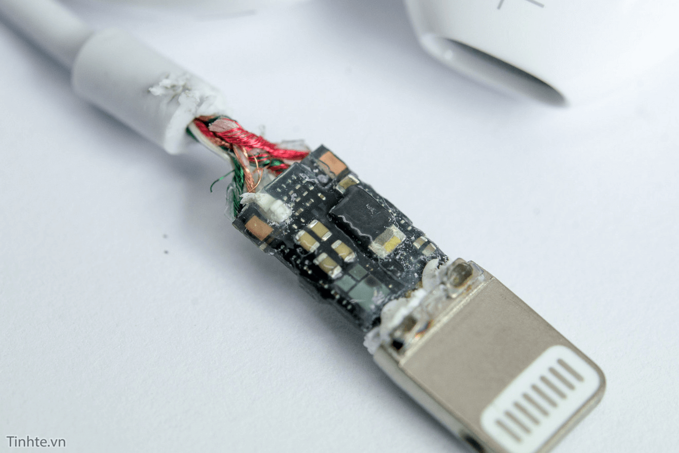 Что находится внутри современного кабеля для зарядки