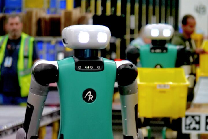 Amazon хочет заменить людей роботами: уже появились первые проблемы