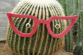 Apple ведёт разработку умных очков, кулона и наушников с ИИ